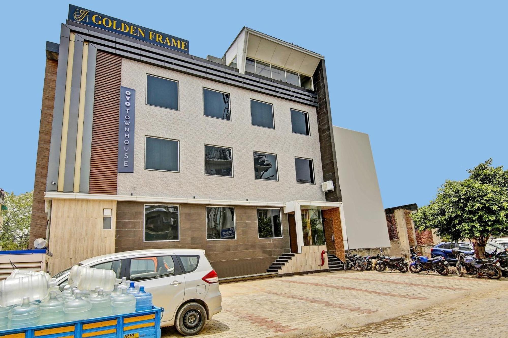Townhouse Golden Frame Hotel Ghaziabad Exterior photo